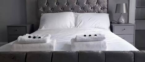 2 habitaciones, tabla de planchar con plancha y wifi gratis