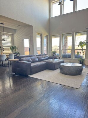 TV, fireplace, stereo