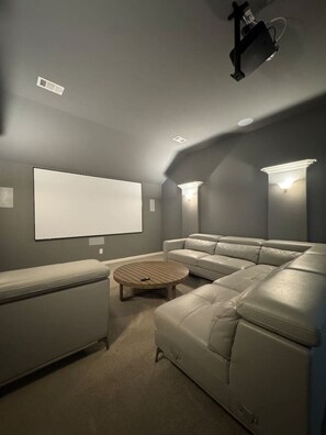 TV, fireplace, stereo