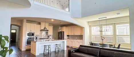 TV, fireplace, stereo