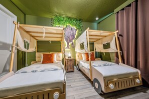 7 quartos, ferros/tábuas de passar roupa, Wi-Fi, roupa de cama