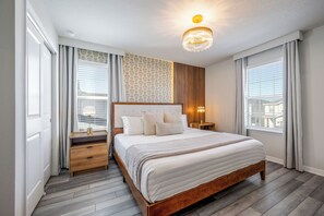 7 bedrooms, iron/ironing board, WiFi, bed sheets