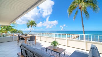 Kondo Mewah, 3 kamar tidur, menghadap pantai | Balkon