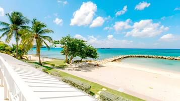 Luxury Condo, 3 Bedrooms, Beach View, Beachfront | Balcony view