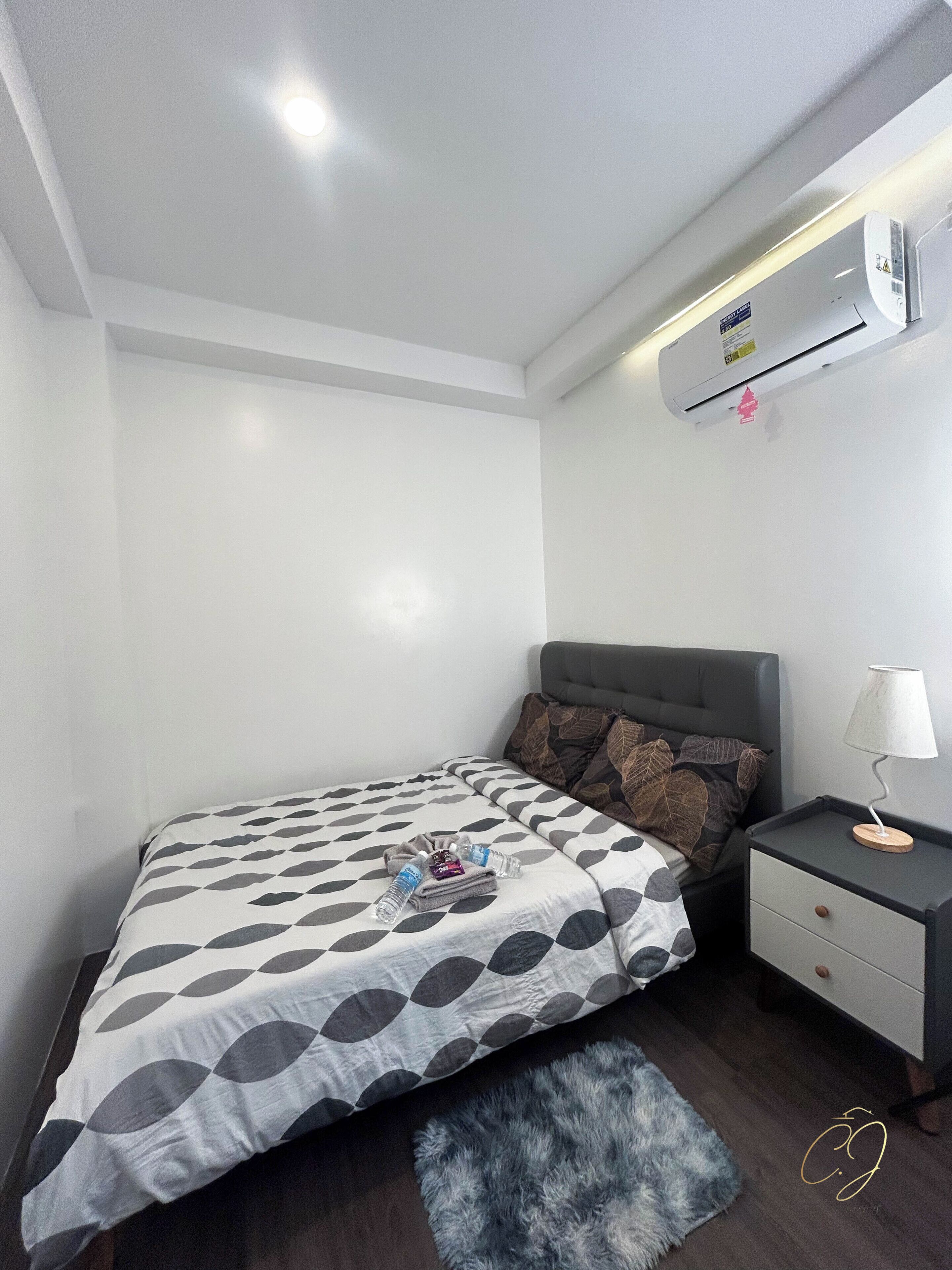 Desk, laptop workspace, soundproofing, iron/ironing board