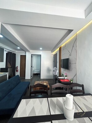 1 chambre, bureau, espace de travail pour ordinateur portable