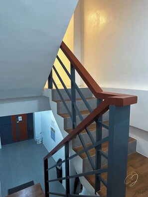 Handrails in stairways