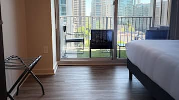 2 Schlafzimmer, Schreibtisch, Bügeleisen/Bügelbrett, WLAN