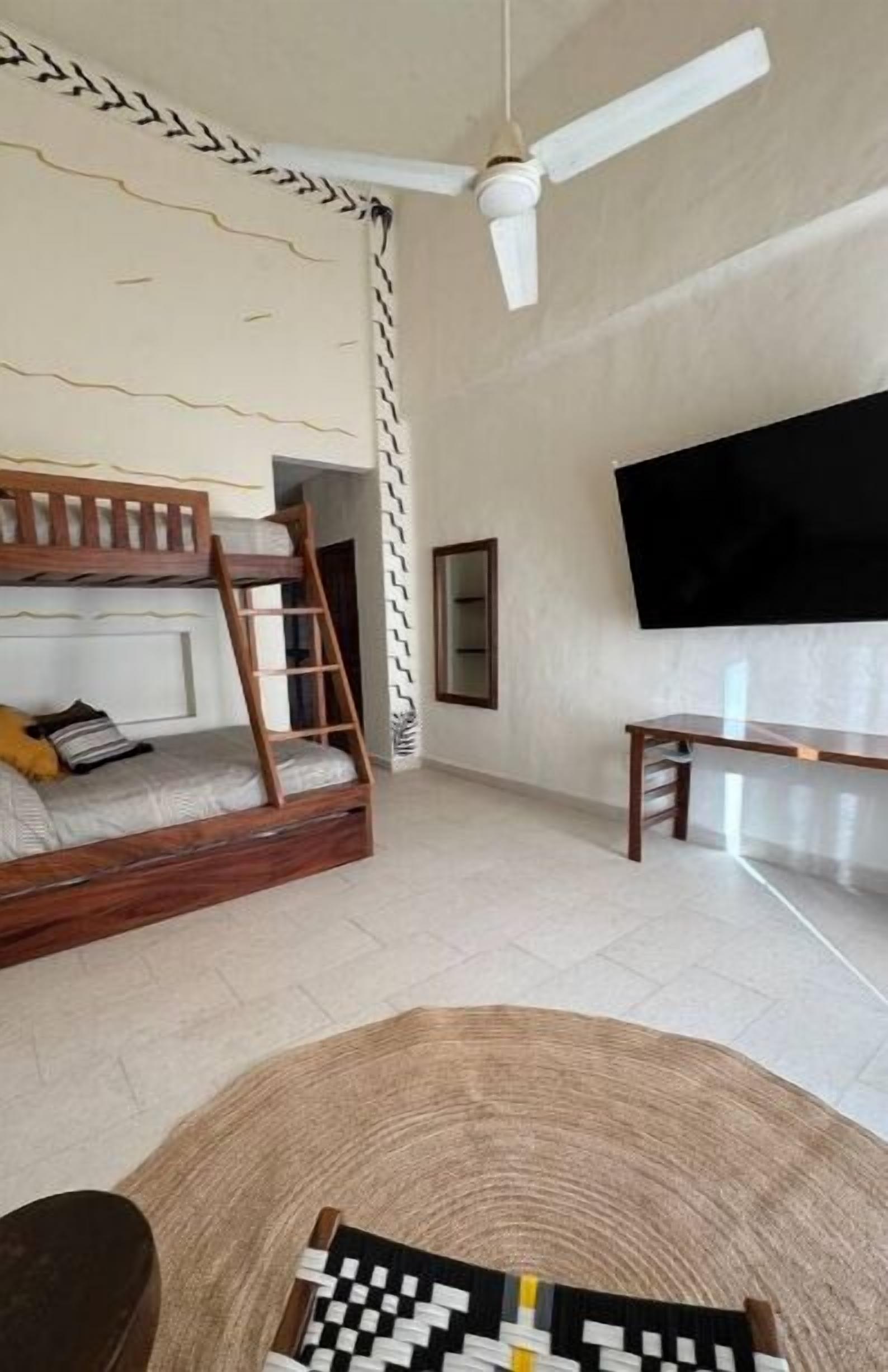 1 habitación, tabla de planchar con plancha y wifi 