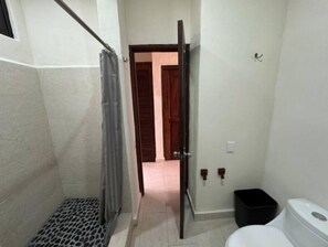 Douche, sèche-cheveux