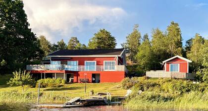 Lake House Retreat with a Dock, Boat & Guesthouse