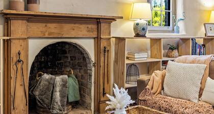 Idyllic, peaceful and historical "Coath Cottage" minutes from Bendigo's CBD