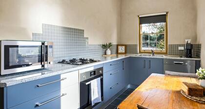 Idyllic, peaceful and historical "Coath Cottage" minutes from Bendigo's CBD