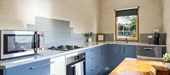 Idyllic, peaceful and historical "Coath Cottage" minutes from Bendigo's CBD
