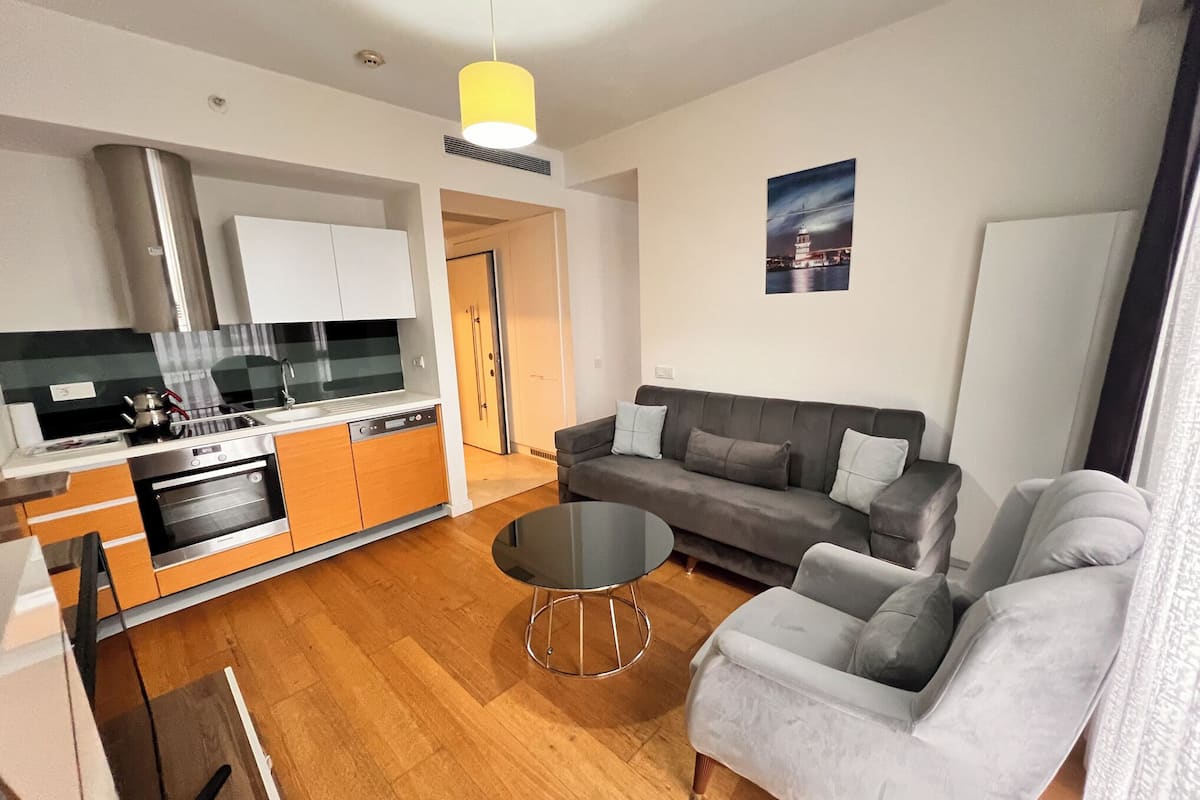 Family Condo, City View | Private kitchen | Fridge, oven, stovetop, dishwasher