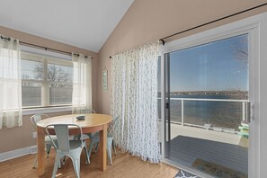 Dining - Keeping it “Reel” at Green Lake (Caledonia)