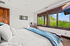 5 bedrooms, WiFi, bed sheets