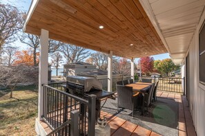 تناول الطعام بالخارج