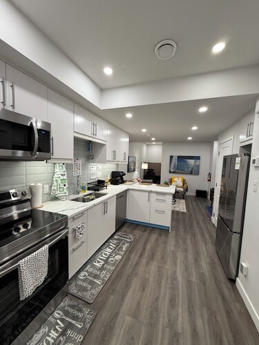 Almost Heaven- Near Spruce Meadows, Banff - Sleeps 8