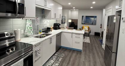 Almost Heaven- Near Spruce Meadows, Banff - Sleeps 8