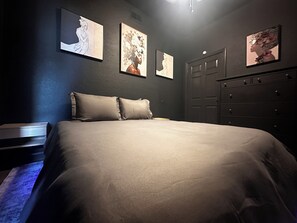 6 slaapkamers, een strijkplank/strijkijzer, gratis wifi, beddengoed