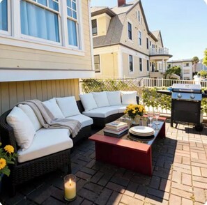 Property grounds - Urban Theater Retreat-6BR - Walk to Balboa Park (San Diego)