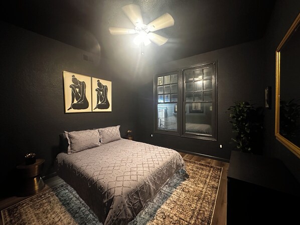 6 bedrooms, iron/ironing board, free WiFi, bed sheets