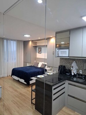 1 habitación, tabla de planchar con plancha, wifi y ropa de cama