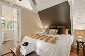 3 habitaciones, tabla de planchar con plancha y cuna de viaje