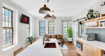 Walk Score 99 High End Design Remote Work Special