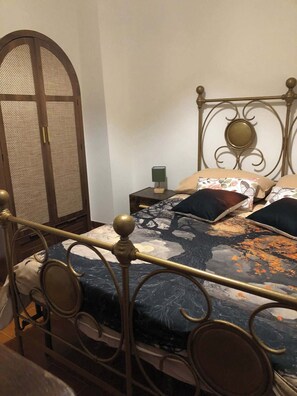 2 habitaciones, wifi gratis y ropa de cama 