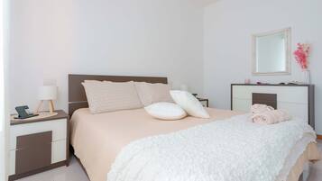 1 Schlafzimmer, Bügeleisen/Bügelbrett, Reisekinderbett, WLAN