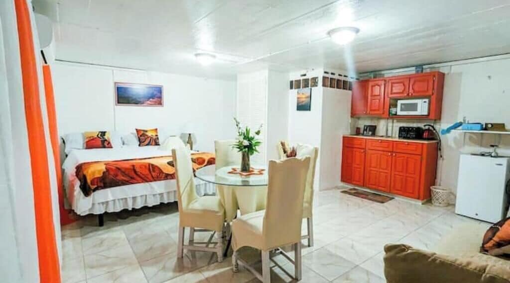 1 soverom, strykejern/-brett, wi-fi (inkludert) og sengetøy