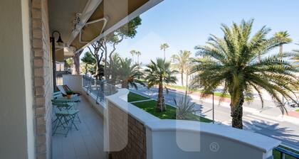 Homiday - OLYMPUS Seafront Luxury