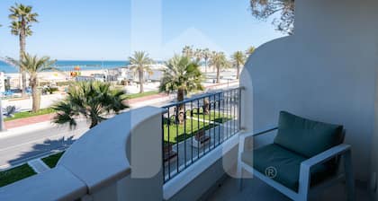 Homiday - OLYMPUS Seafront Luxury