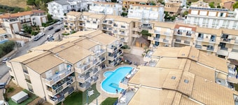 Homiday - Green Bay Village, Three Bedroom A10
