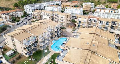 Homiday - Green Bay Village, Three Bedroom A10