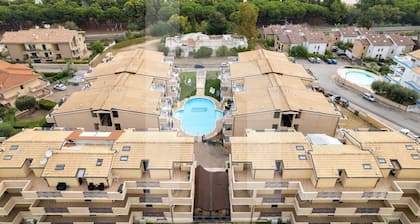 Homiday - Green Bay Village, Three Bedroom A10