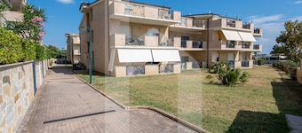 Homiday - Green Bay Village, Three Bedroom A10