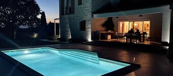 NEW - SPRING OFFER: Secluded 4-bedroom villa with heated pool