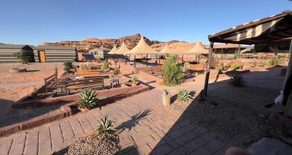 Room-wadi RUM Guide, Camp & Tour