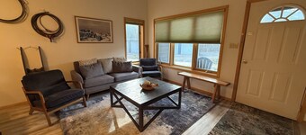 3BR Townhome between Ski Resort and Downtown, Wifi, Pet Friendly