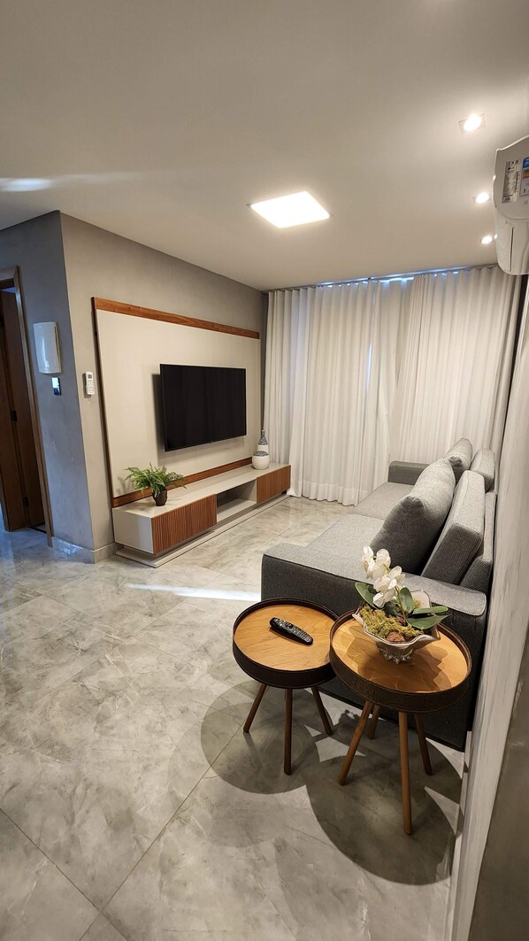 Smart TV - Loft 201 - Cozy with Alexa and Air Conditioning (Castelo Belo Horizonte)
