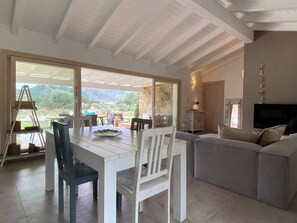 تناول الطعام