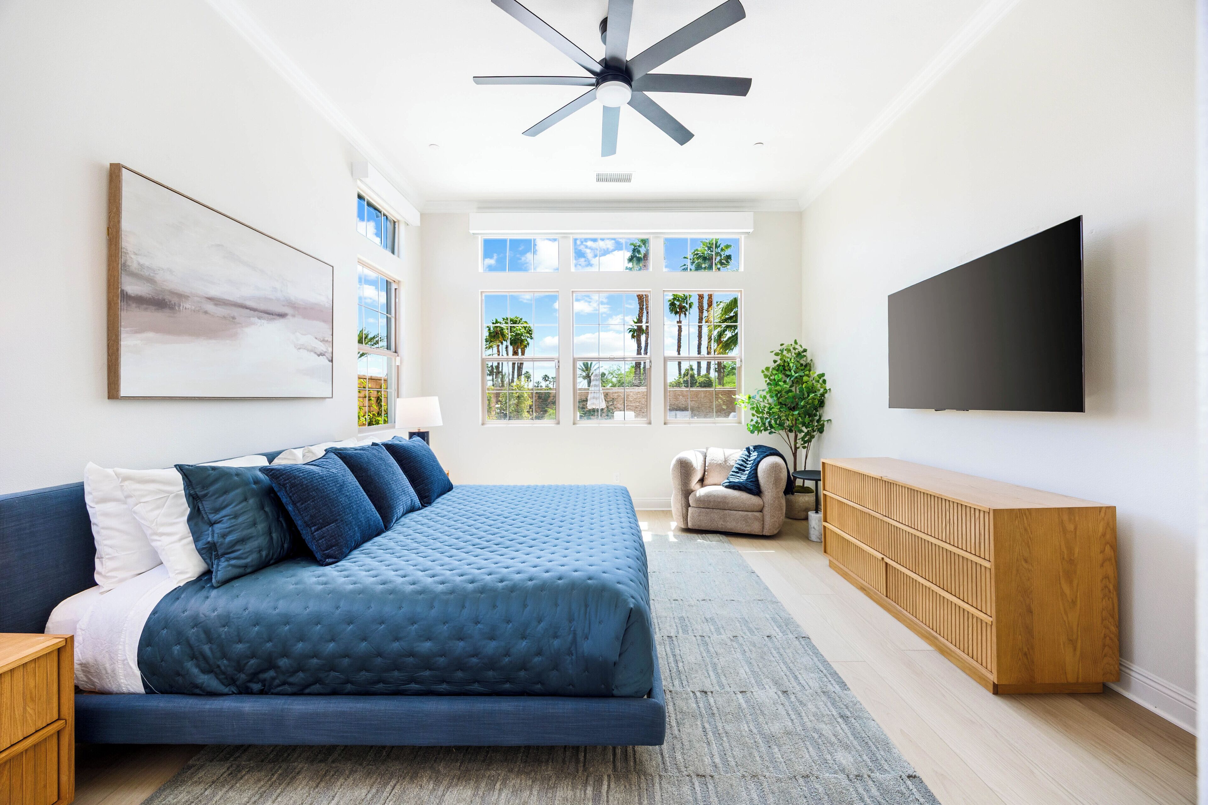 3 slaapkamers, een strijkplank/strijkijzer, reisbedje, gratis wifi