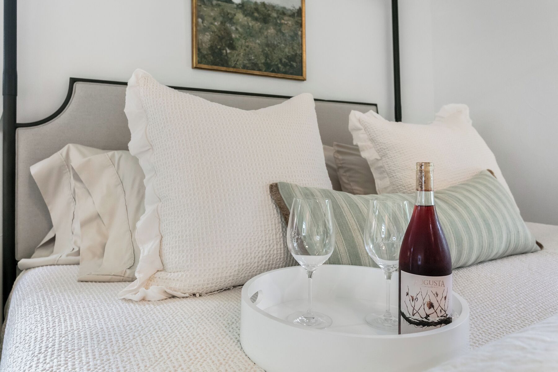 1 soverom, strykejern/-brett, wi-fi (inkludert) og sengetøy