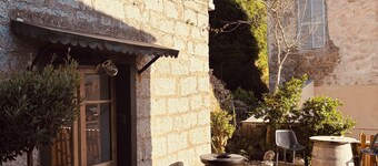 "Caseddu" Small Stone House