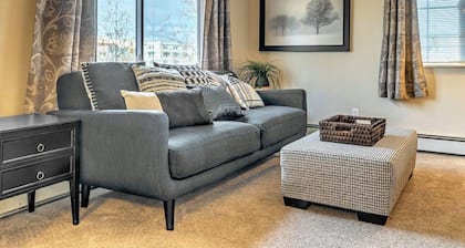 Anchor Town Lodge - The Chilkoot - Downtown Park Strip