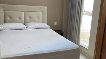 2 quartos, escrivaninha, ferros/tábuas de passar roupa, Wi-Fi