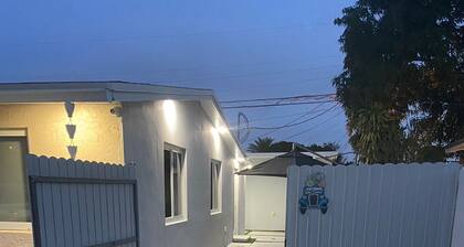 Charming studio in lovely Hialeah with AC, WiFi